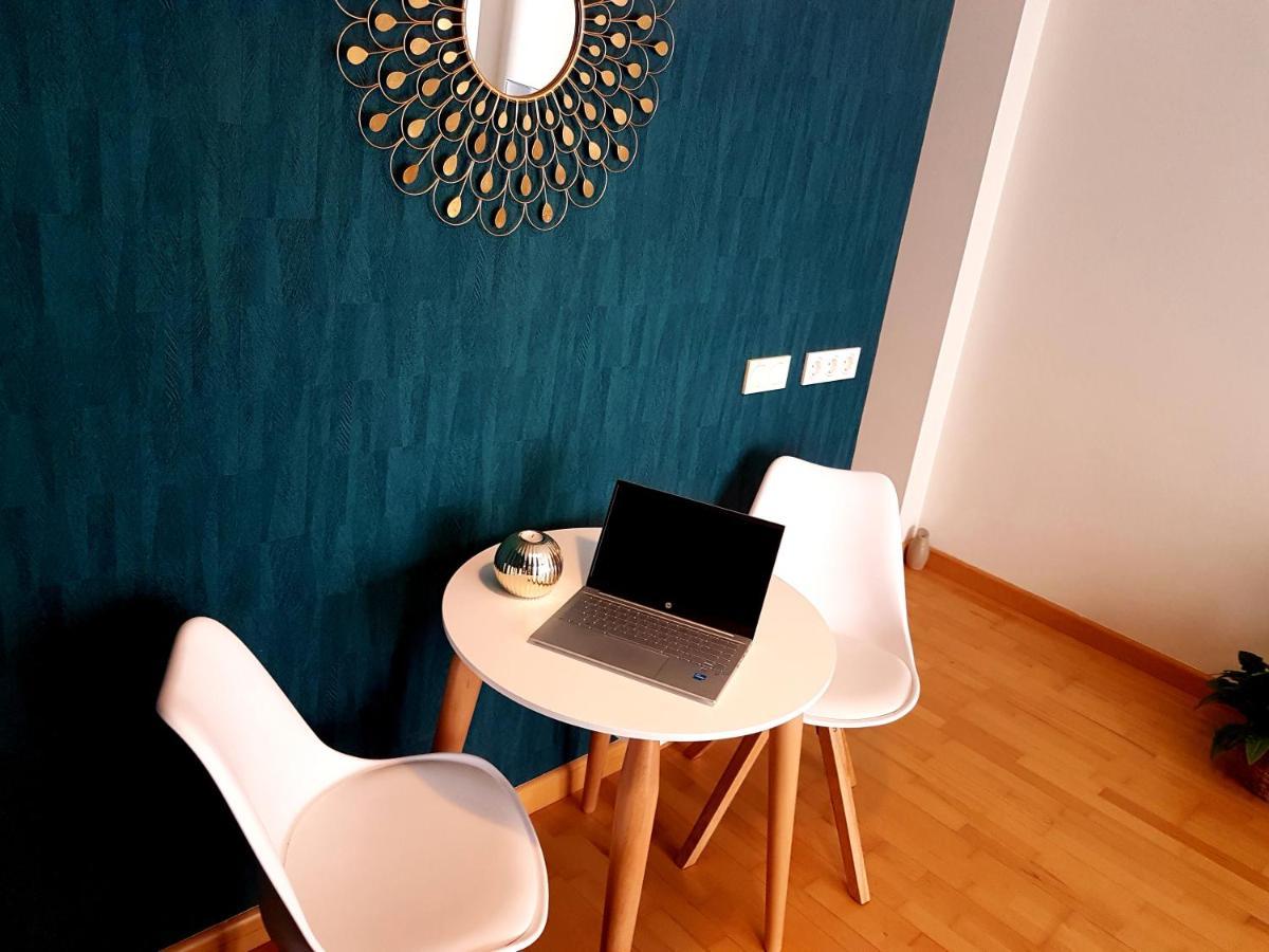 A Space That Feels Like Home With Private Parking Malaga Zewnętrze zdjęcie